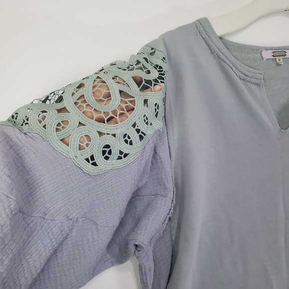 GIMMICK BKE Womens Blouse Medium Pieced Lace Pigeon Gray/Blue Green Cottage Slub - Picture 10 of 13